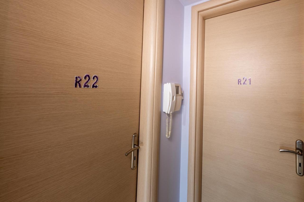A&J Apartments Or Rooms Athens Airport Markópoulon Exteriér fotografie